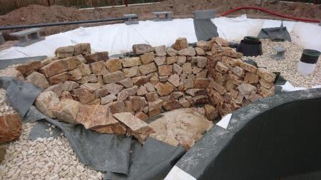 Création d'une piscine naturelle à Allaire effectuée par votre paysagiste installé à Rennes