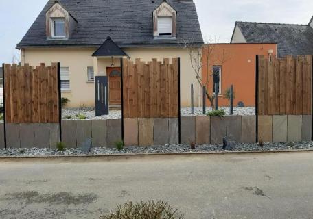 Crféation d'un soutènement avec des palis en Grès à La Mézière