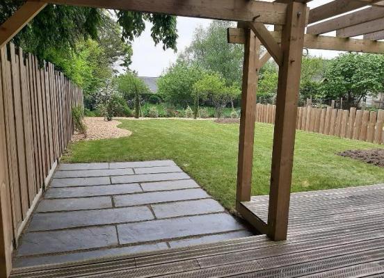 Terrasse en palis d'ardoise et bois - Miniac Sous Bécherel